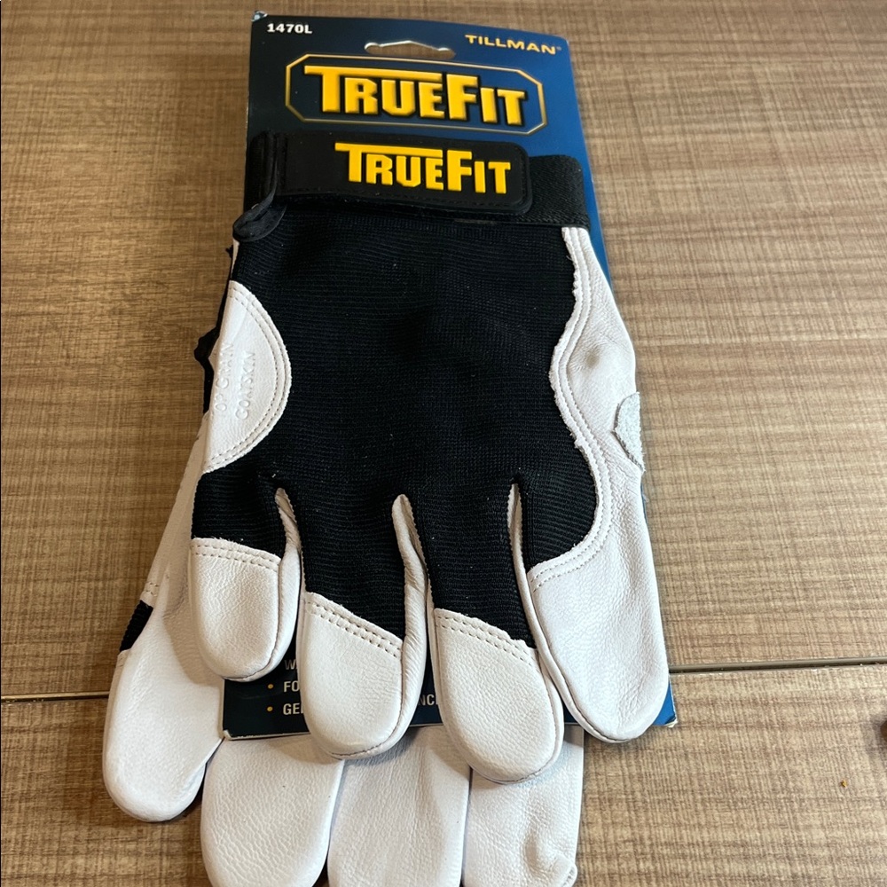 Black and White Men's Gloves